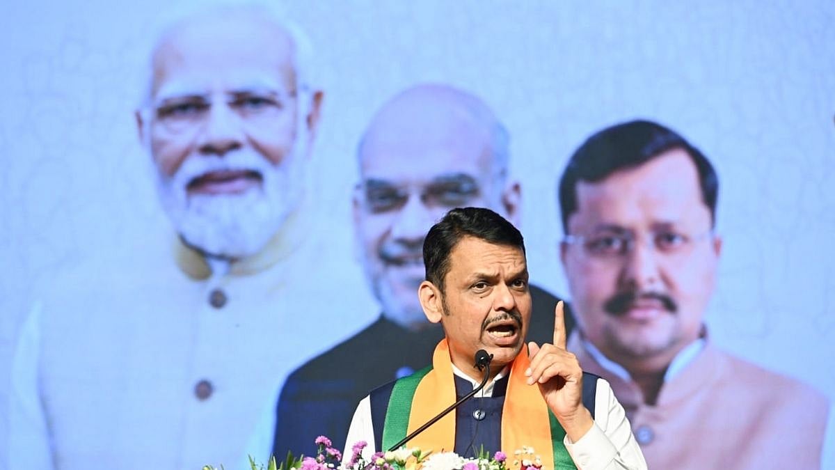 '13 Pages For Mughals, 1 For Shivaji': Maharashtra CM Devendra Fadnavis Launches Scathing Attack On UPA Over NCERT History Textbooks | Video