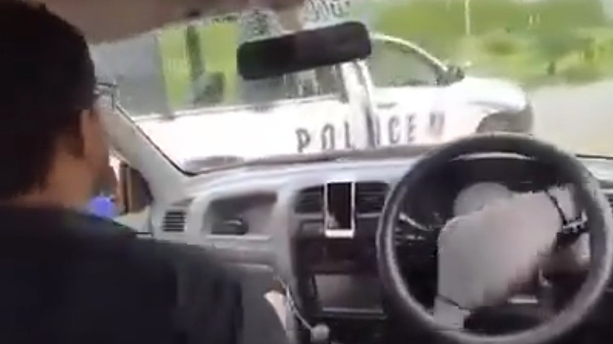 Pakistani Man Flaunts 'Talent' In Country During Tesla's Self-Driving Car Demo; Crashes Into Police Van Moments Later - Video Goes Viral