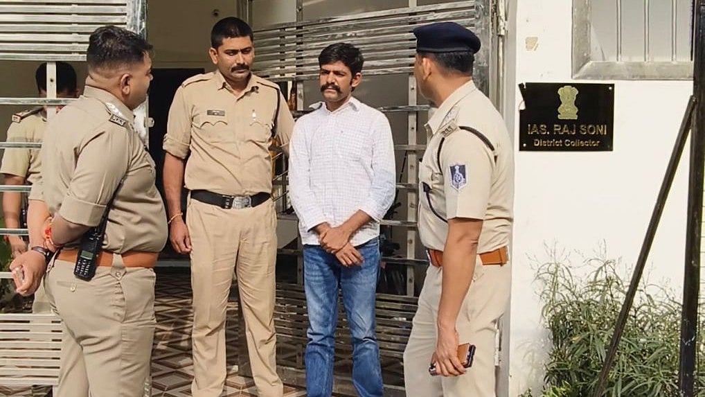 No Money For Hotel Bill, But Claimed To Be IAS: ‘Fake Collector’ Held In Indore