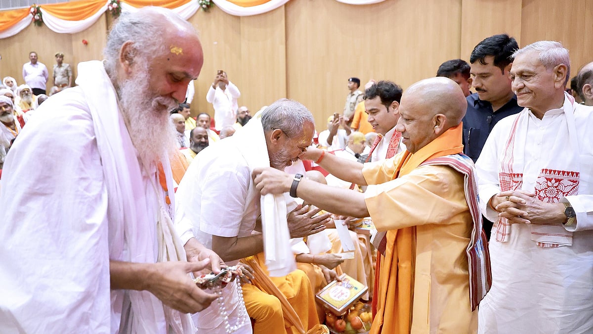 CM Yogi Adityanath Govt To Launch Month-Long 'Seva Sankalp Abhiyan'  To Mark PM Modi's 25 Years In Public Service