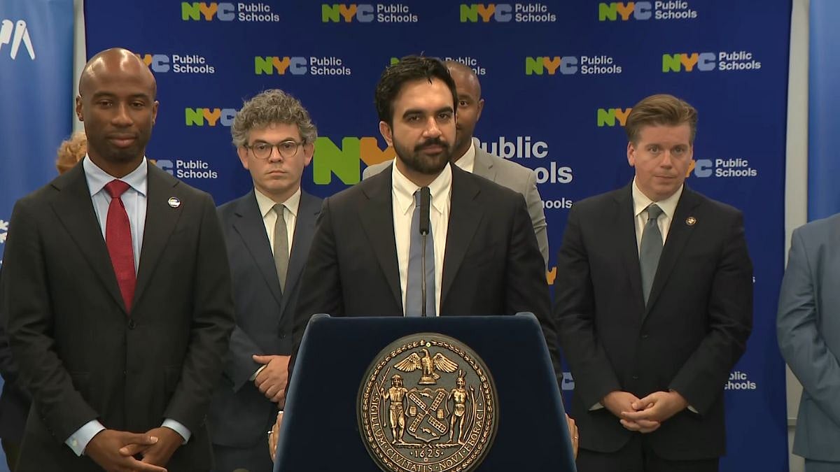 New York City Schools To Temporarily Ban Generative AI For Students Through Grade 8, Launch AI Literacy Classes For High Schoolers | Video