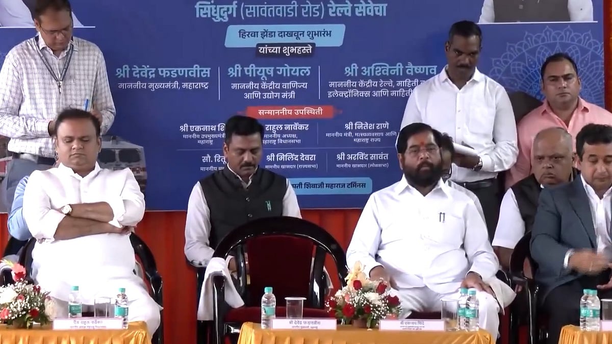 CSMT–Sawantwadi Express Flagged Off, Boost To Mumbai–Konkan Connectivity Ahead Of Ganeshotsav