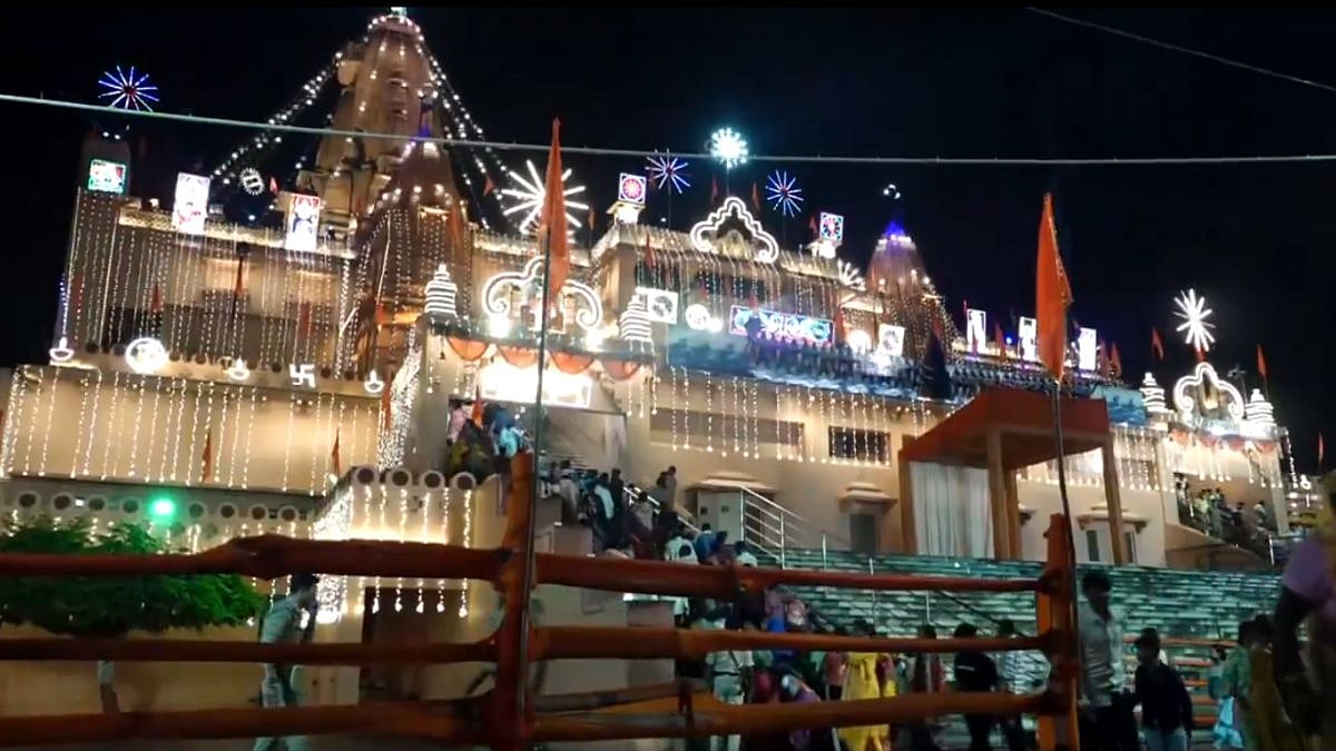 Janmashtami 2026: Massive Crowds Throng Temples Across India For Mangla Aarti As Devotees Celebrate Lord Krishna’s Birth | Video