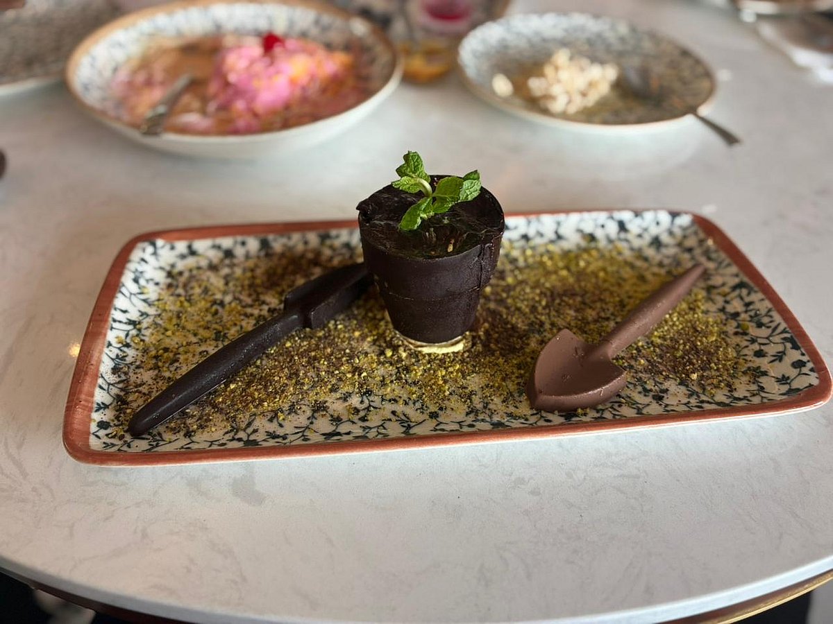 Flower pot