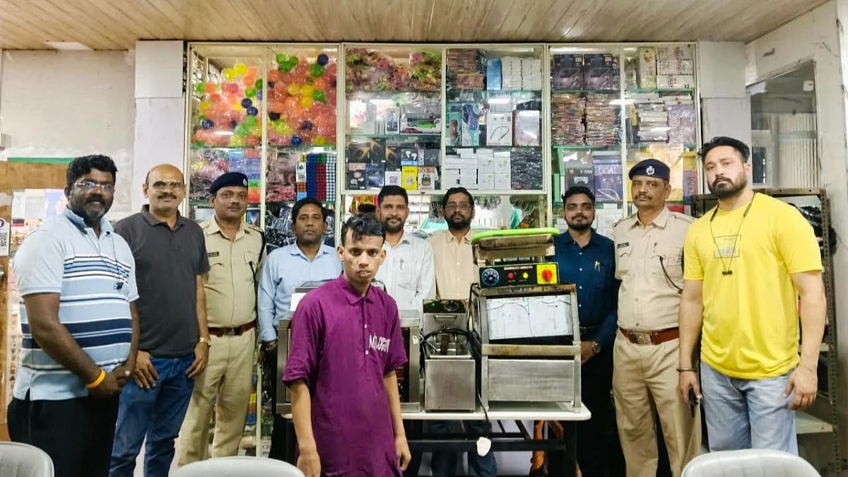 Vigilance Raid At Kalyan Station AC Waiting Lounge Uncovers Stale Food, Unauthorised Cooking Equipment