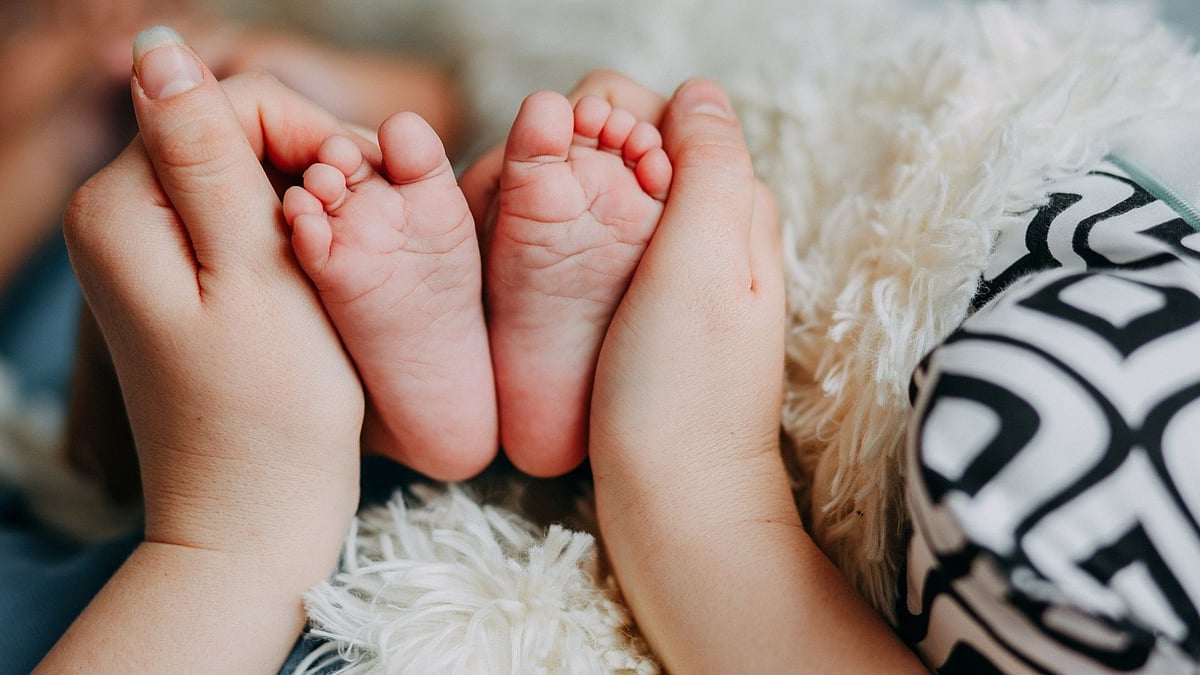 'You Can Get Into Trouble For This': Kolkata Medical Intern Apologises After Posting Photo Of Newborn's Feet;  Sparks Privacy Debate