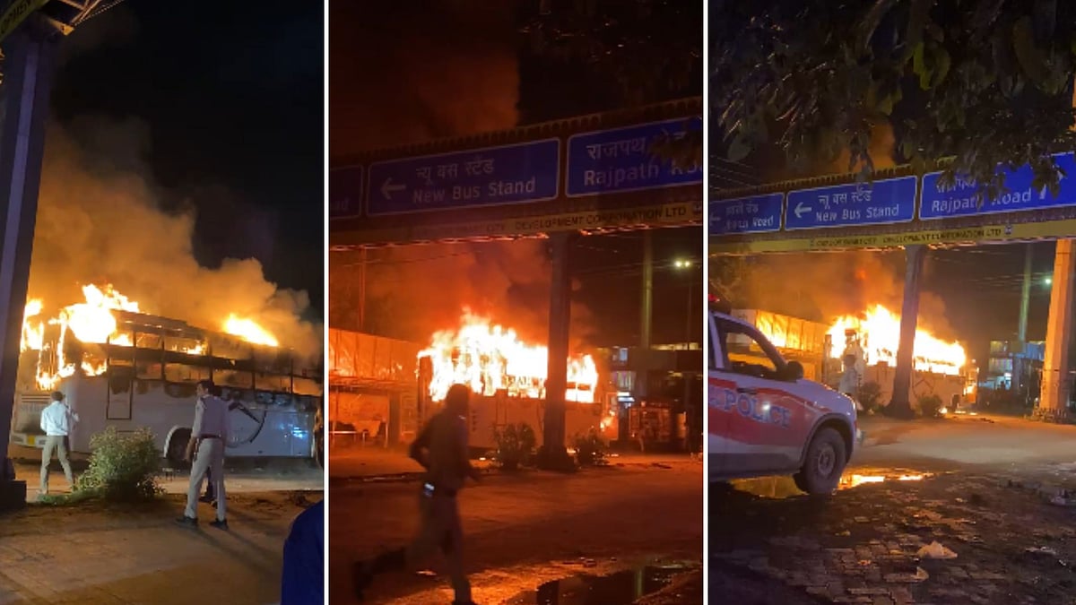 25 Passengers Smash Bus Windows To Escape After Bhopal-Bound Bus Catches Fire In Gwalior | VIDEO