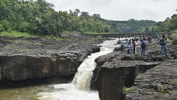 Weekend Outing Turns Tragic As Two Cousins Drown At Lodhiya Kund Waterfall In MP’s Mhow
