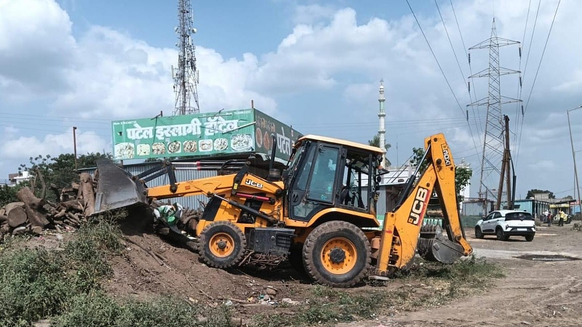 NHAI Removes 700 Encroachments Along Dhule-Solapur Highway In Chhatrapati Sambhajinagar