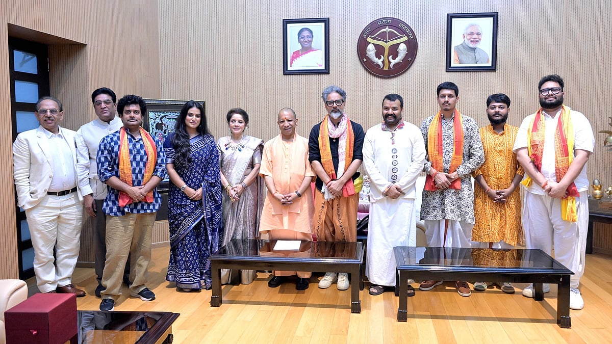 'Hanuman Ansh' Team Meets CM Yogi Adityanath , Showcases Film Based on Neem Karori Baba's Life