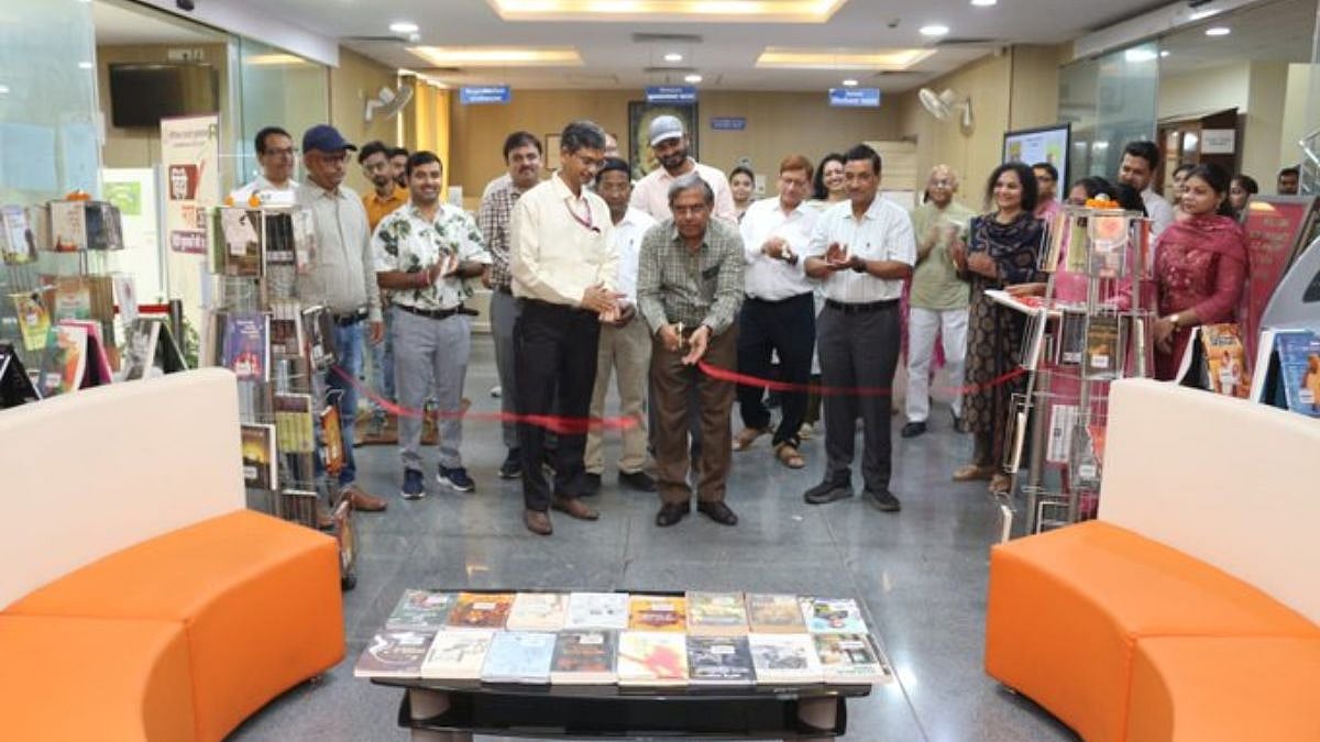 IIT BHU Organises Hindi Book Exhibition, Showcases 400 Books Including 12-Volume Complete Works Of Madan Mohan Malaviya