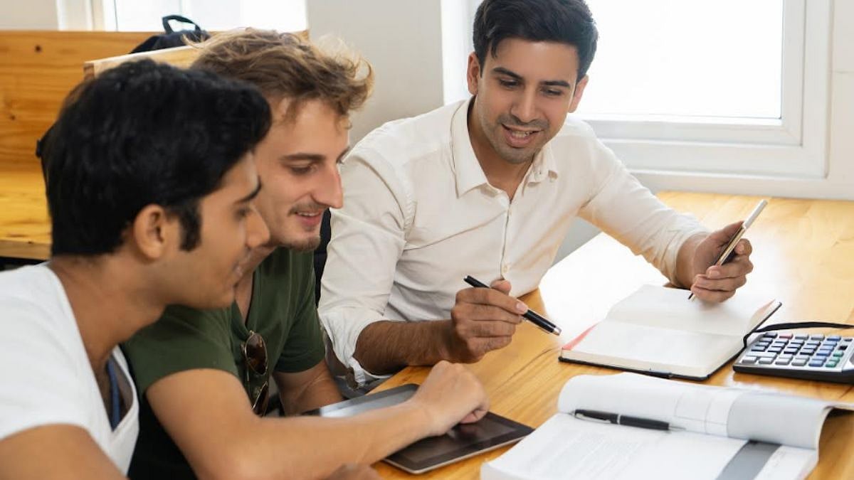What Makes Manipal Banking Courses Relevant In Today’s Skill-Driven BFSI Industry