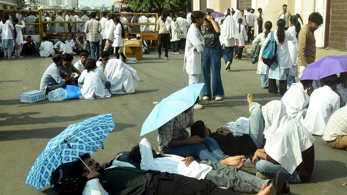 Bhopal Intern Doctors Protest: Talks With Govt Fail, Medicos Refuse To Retreat Without Written Order On Stipend Hike & Police Action