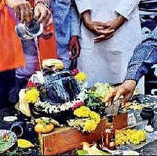 Helmet funeral in Pune