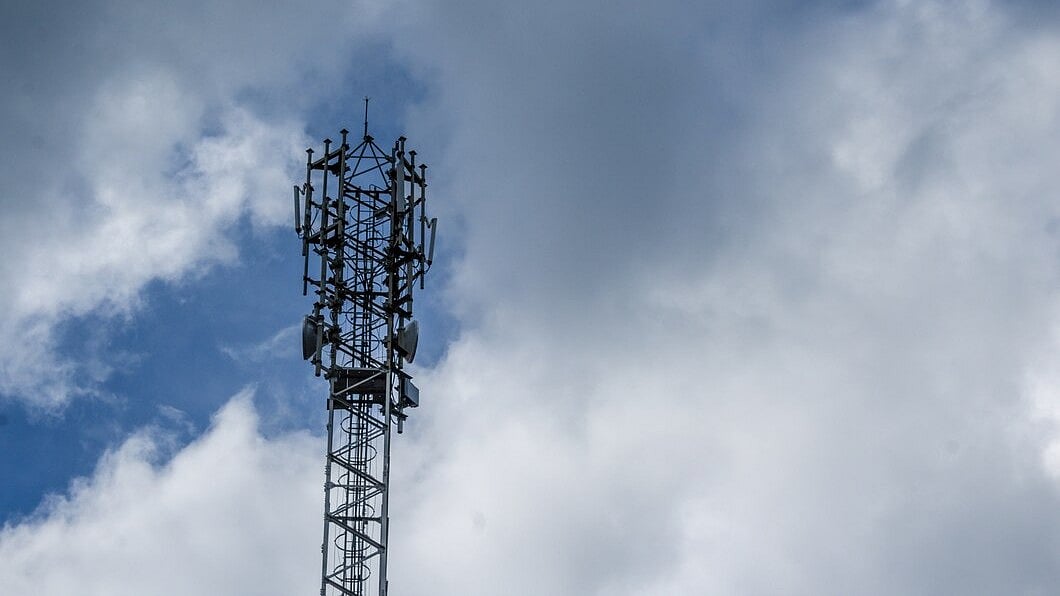 Nashik: Beware Of Fraudulent Mobile Tower Installation Offers, Collector Ayush Prasad Warns