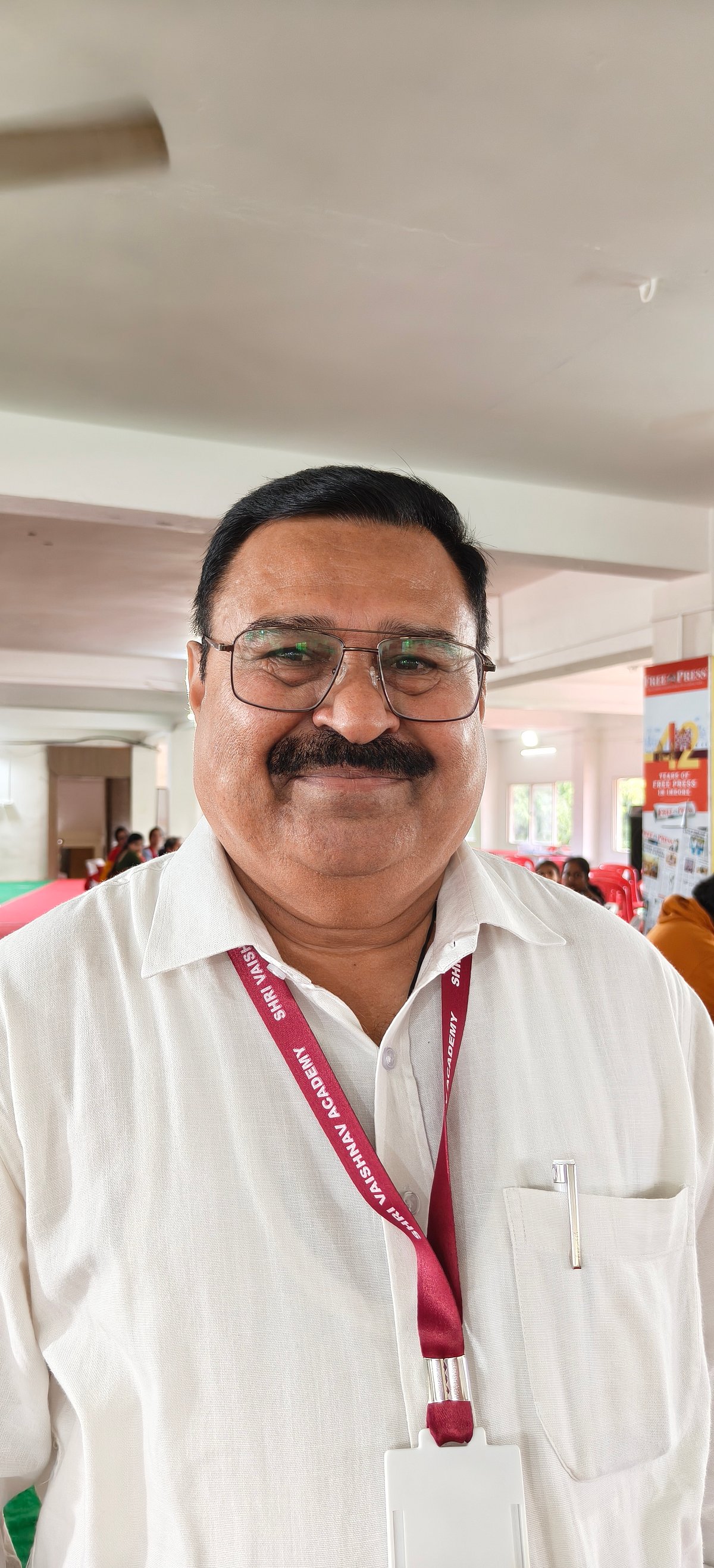Dayaram Nimodia
Shri Vaishnav Academy