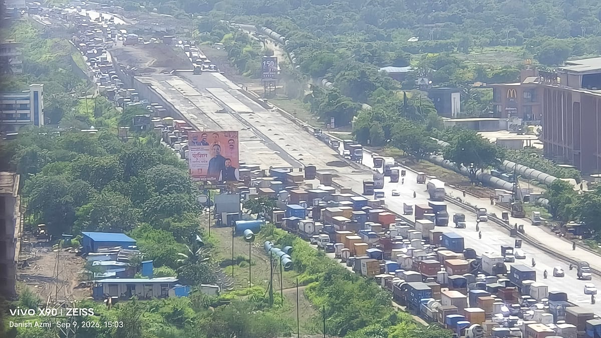 Bhiwandi Traffic Crawls As Potholes, Bottlenecks Turn Short Trips Into Hours