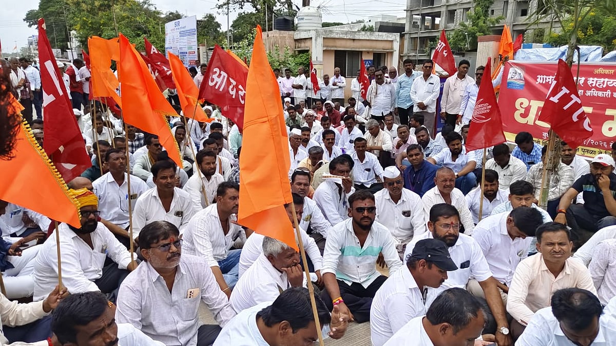 Beed Gram Rozgar Sevaks Protest Assault, Excessive Liabilities