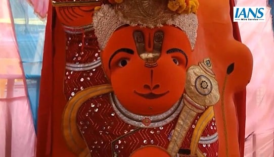 Ujjain’s Khade Hanuman Temple Draws Over 12k Devotees Amid Idol Relocation Row; IIT Indore Team To Conduct Scan To Check How Deeply It Is Buried | VIDEO