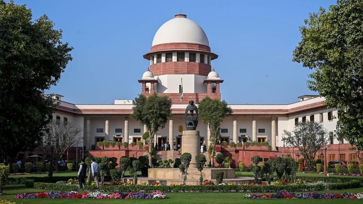 Supreme Court Upholds Bombay HC Order On Maharashtra Law College Seat Cuts; Sets Aside ₹1 Lakh Cost Imposed