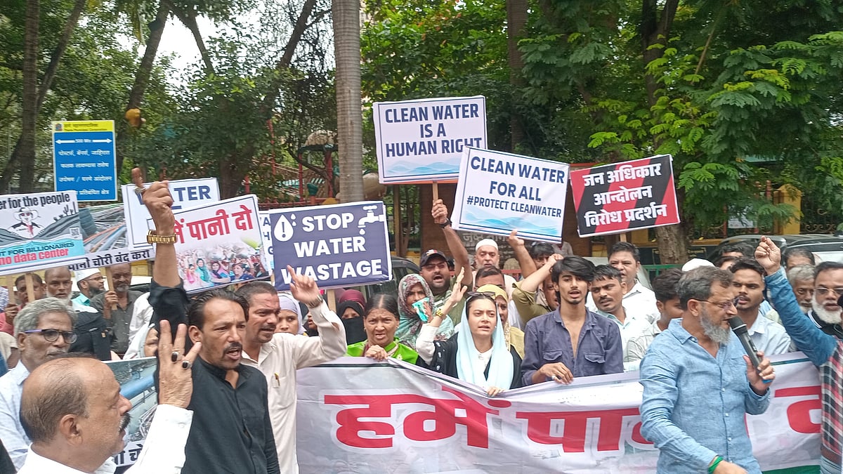 AIMIM Protests Outside TMC Over Mumbra Water Crisis, Seeks 10 MLD Supply Increase