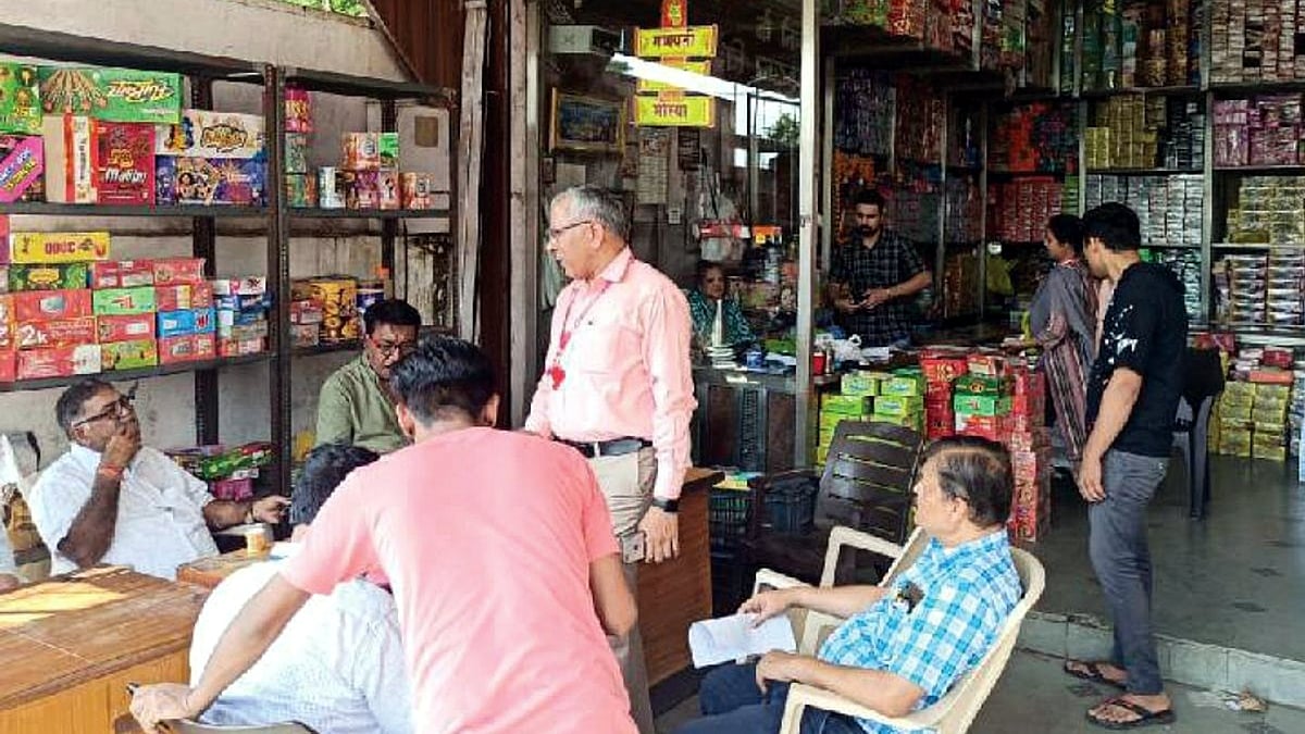 Diwali, Dussehra Near; Halalpur Firecracker Market Yet To Shift In Bhopal 