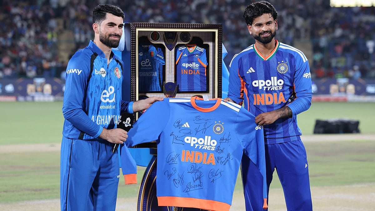 Shreyas Iyer, Ibrahim Zadran Exchange Signed Jerseys And Caps Ahead Of India vs Afghanistan T20I At Arun Jaitley Stadium