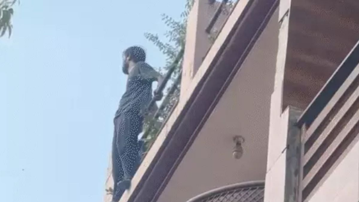 Lucknow Man Stands On Terrace Railing For 1 Minute, Jumps Despite Pleas - VIDEO