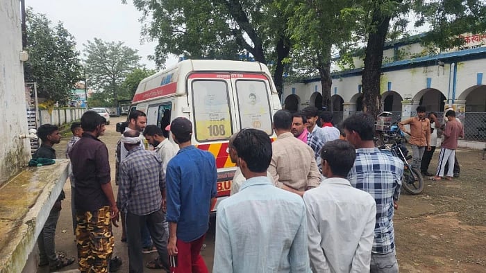 Two Fall Ill After Consuming Liquor In Bakswaha, One Referred To Damoh