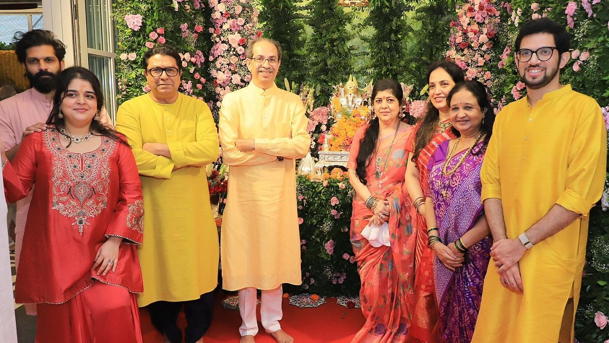 Ganesh Chaturthi: Uddhav Thackeray, Along With Family, Visits Cousin Raj’s Residence ‘Shivtirth’ In Dadar For Bappa’s Darshan - VIDEO