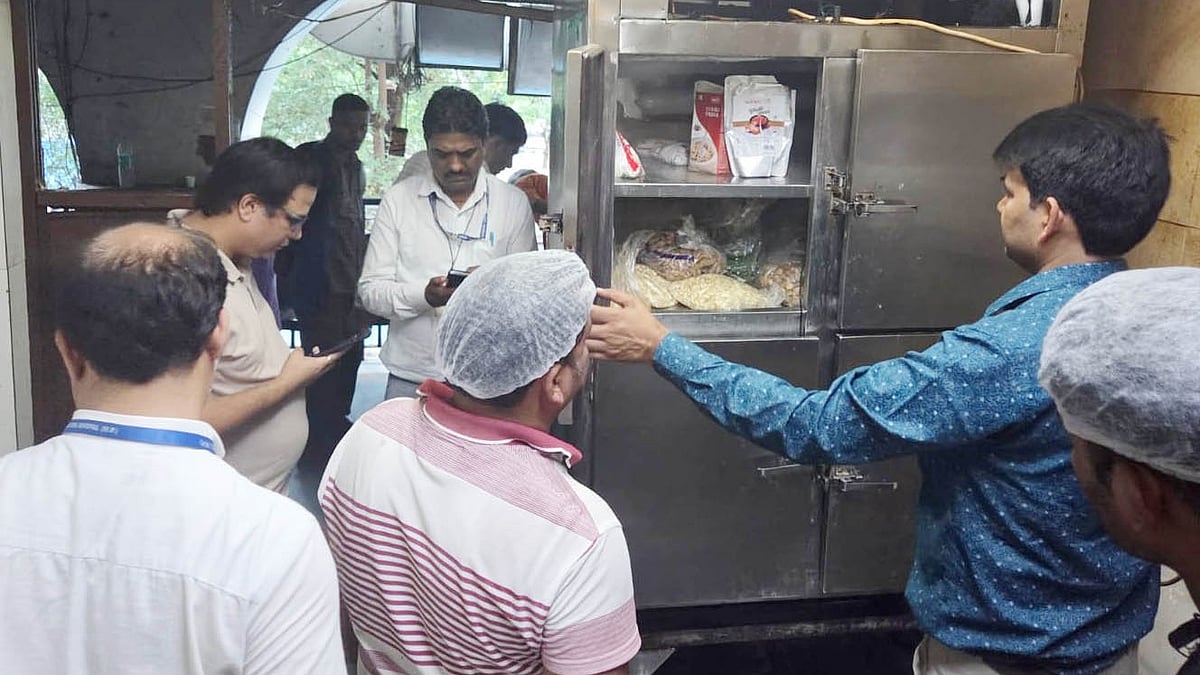Papaya Seeds Found Mixed With Black Pepper At Sagar Gaire As FDA Inspects Major Restaurants In Bhopal