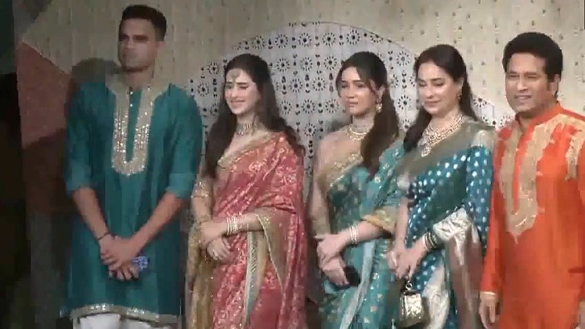 Sachin Tendulkar, Suryakumar Yadav And Other Prominent Names Spotted At Ambani's Ganesh Chaturthi Celebrations | Video