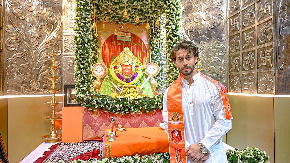 Actor Tiger Shroff Visits Bageshwar Dham In Bhiwandi, Seeks Blessings From Bageshwar Sarkar During Ganesh Festival
