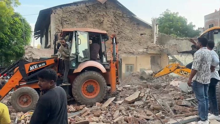 4 Women Labourers Killed, 5 Injured As Wall Collapses During Building Demolition In MP’s Sanwer