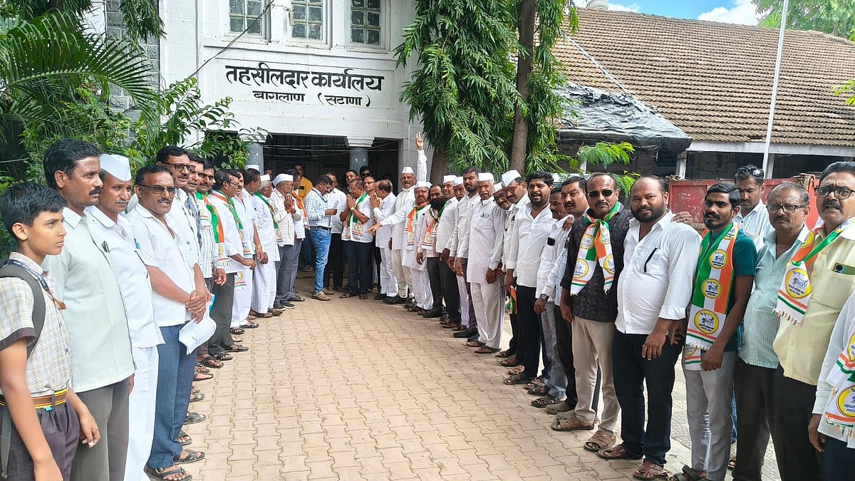 Nashik: NCP (SP) Leaders Gherao Baglan Tahsildar, Demand Immediate Crop Damage Assessment