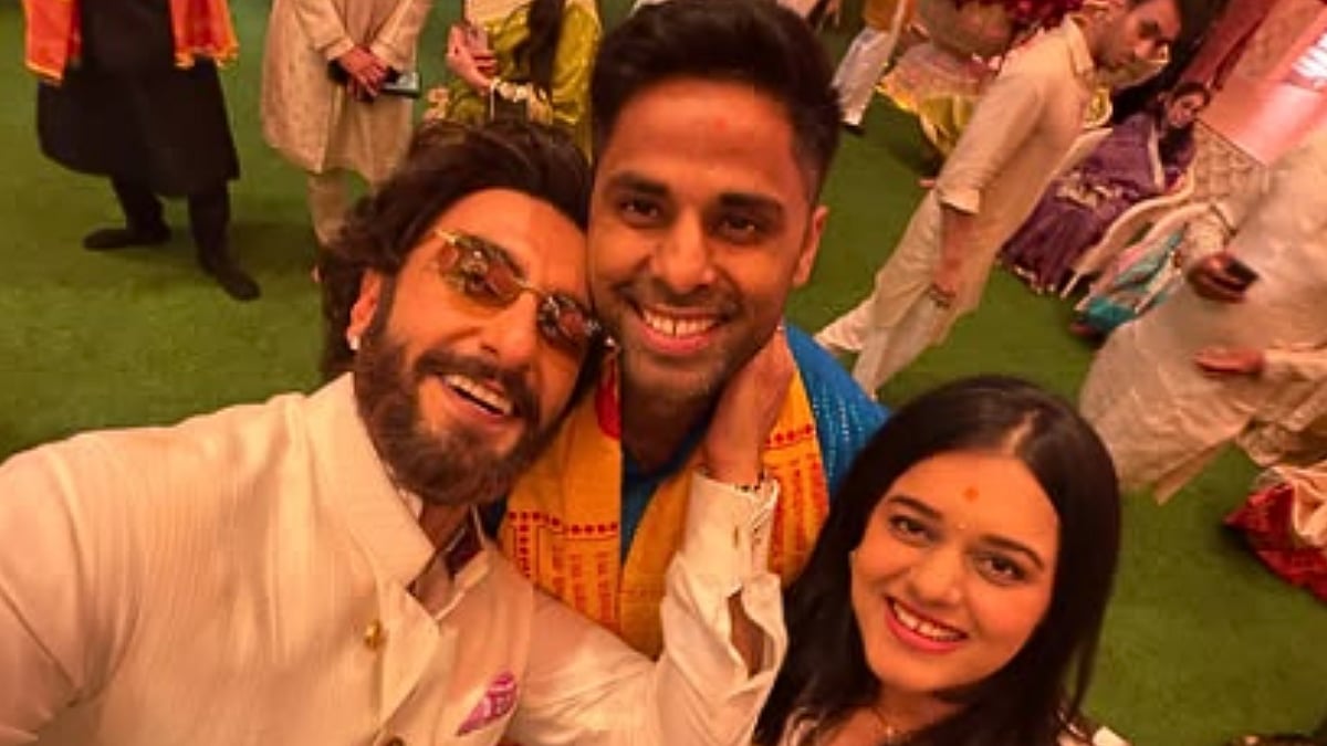 Suryakumar Yadav And Devisha Shetty Click Selfie With Ranveer Singh At Ambani's Ganesh Chaturthi Celebrations
