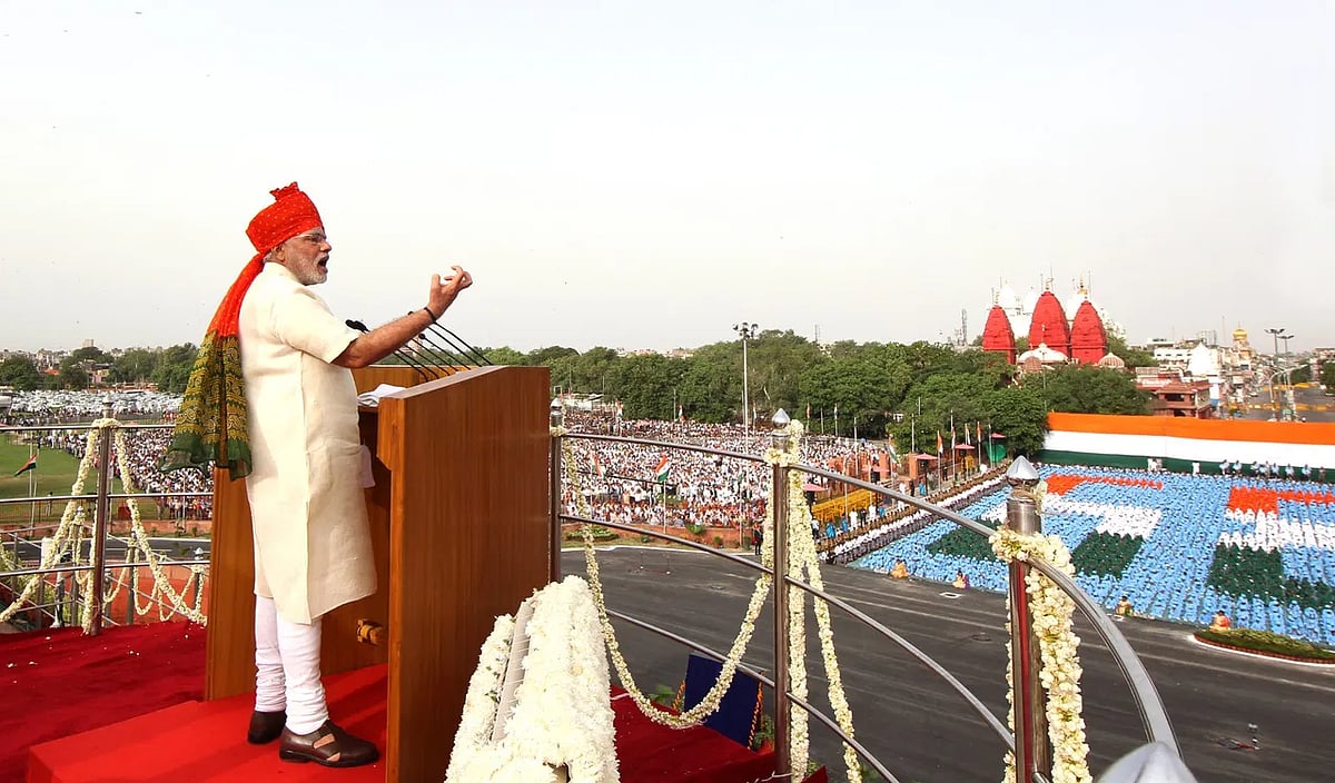 In 2014, during his first Independence Day address as Prime Minister, he appeared in a bright red Jodhpuri Bandhej safa with a green trail