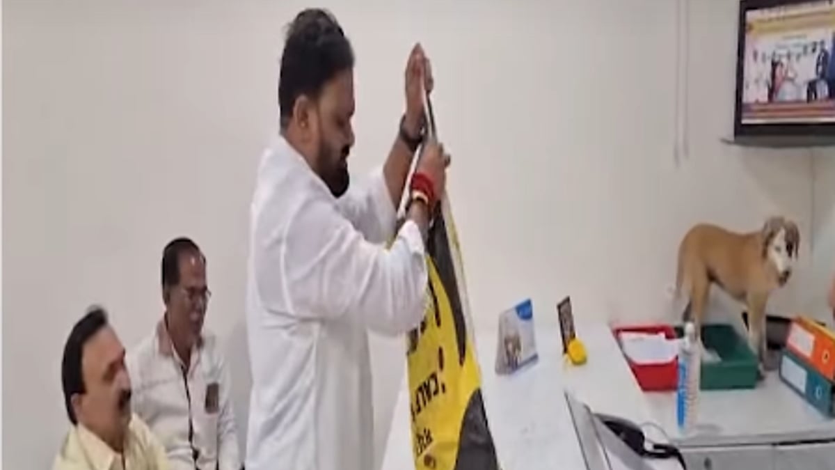 Nashik’s Niphad Sees Bizarre Protest As Activists Unleash Stray Dogs Inside Civic Body Office - WATCH
