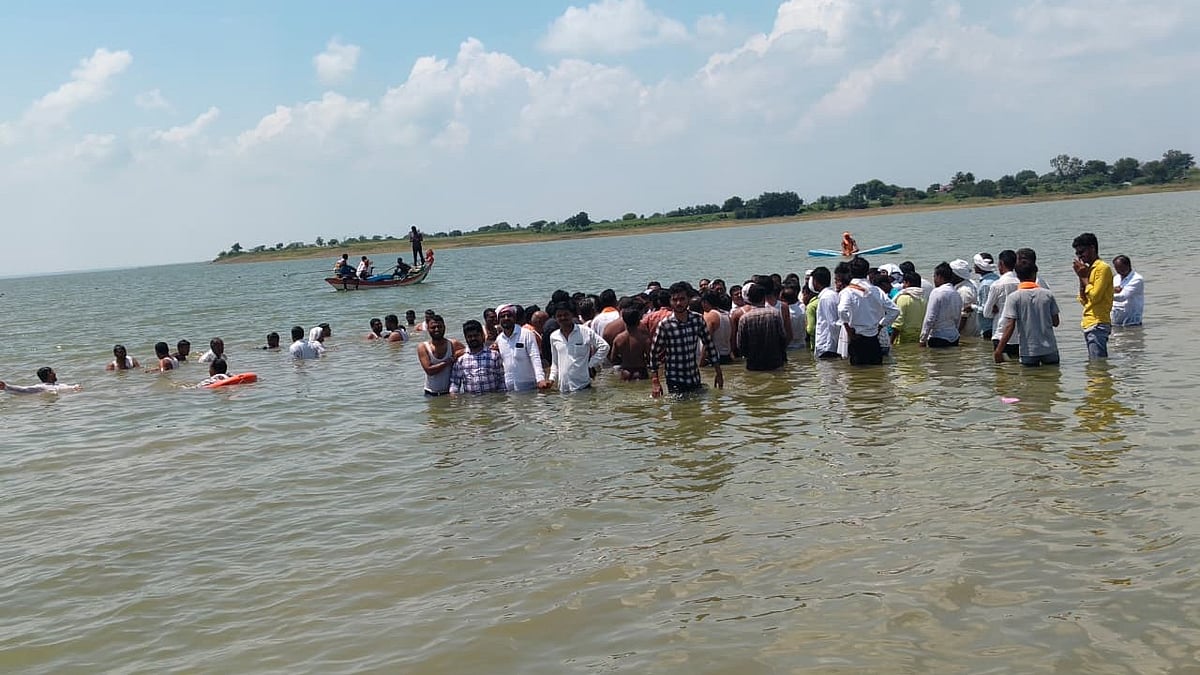 Beed: Majalgaon Farmers Enter Dam Waters To Protest Proposed Heightening