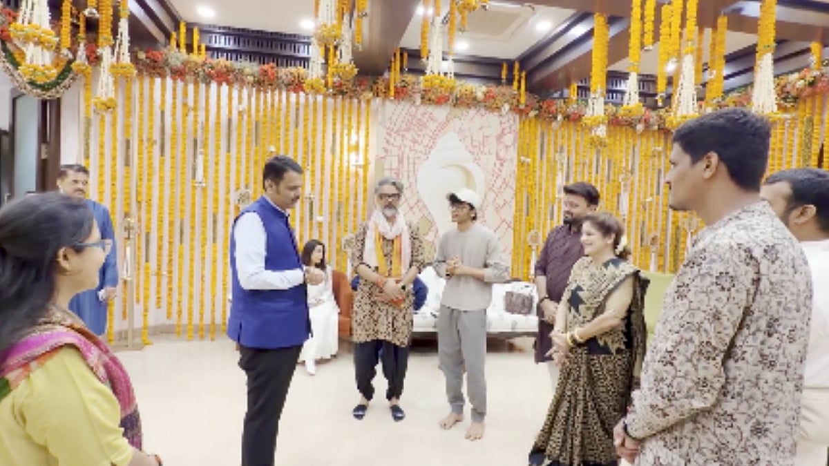 Maha CM Devendra Fadnavis Meets Hanuman Ansh Team At Mumbai's Varsha Bungalow, Congratulates Them On Film's Massive Success—VIDEO