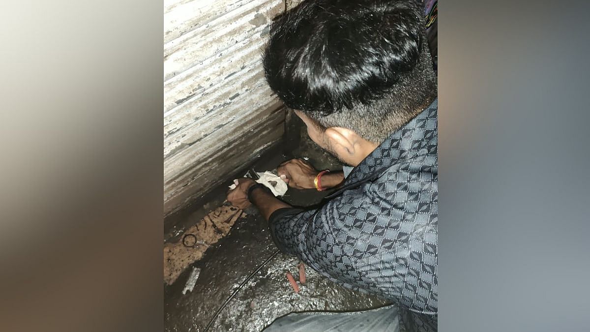 Mumbra Traffic Police Seal 3 Illegal Garages, Issue Notices To 9 Units Over Road Encroachments