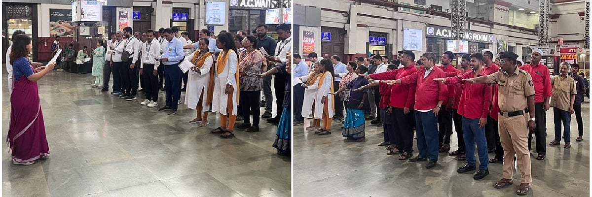 Western Railway Staff At Mumbai Central Take Swachhata Pledge