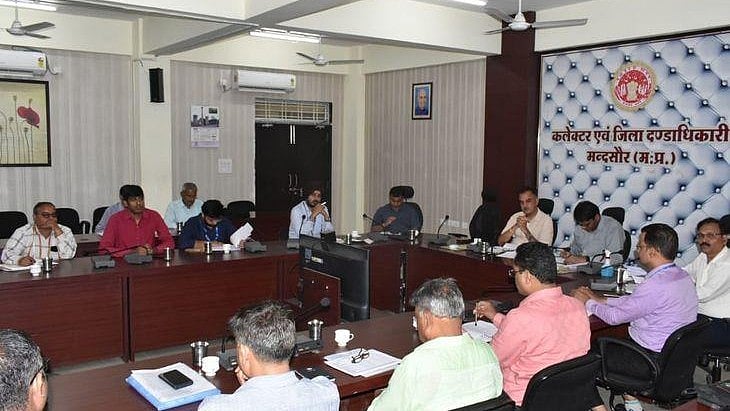 Mandsaur District Panchayat CEO Remains In Post Three Months After Transfer