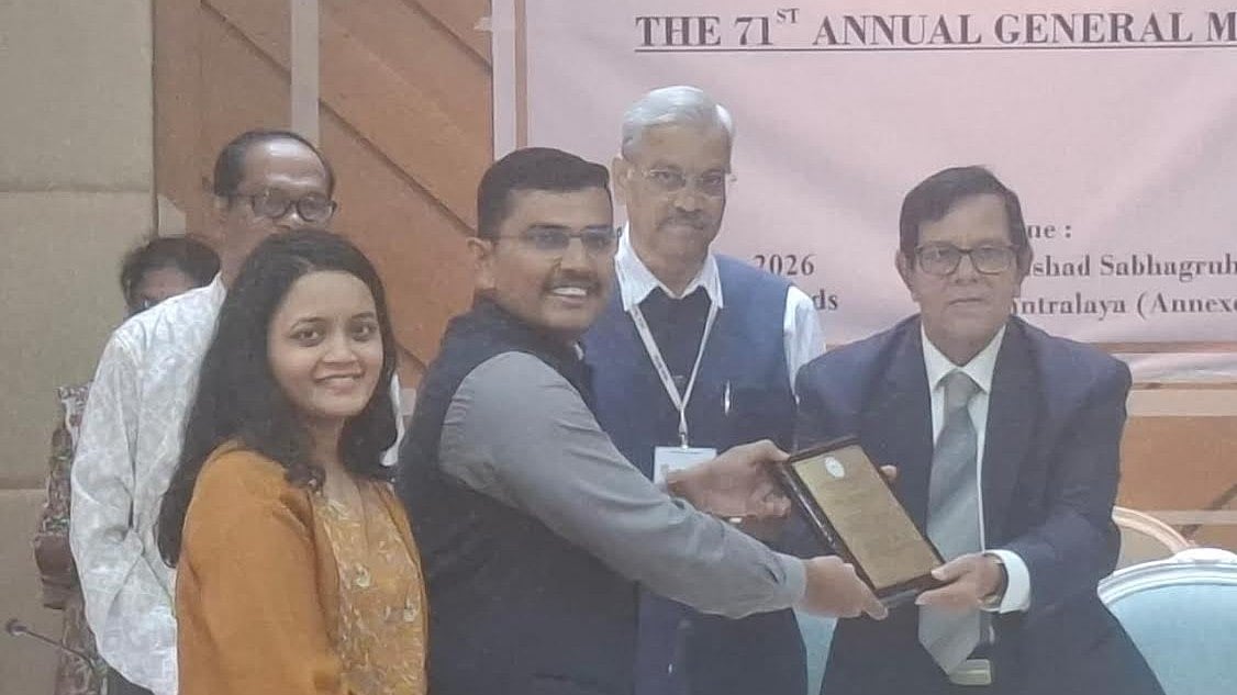 Nashik: ZP CEO Omkar Pawar Receives S. S. Gadkari Award For Excellence In Public Administration