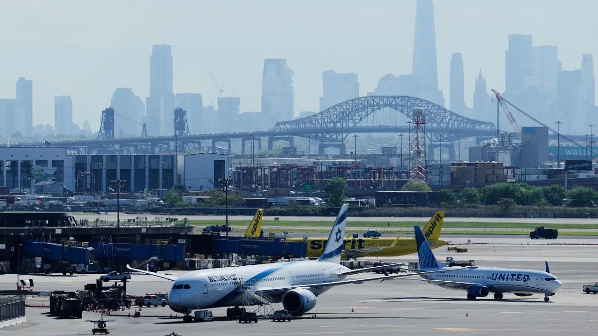 FAA Equipment Outage Triggers Major Flight Disruptions Across US Northeast, Ground Stops Hit JFK, LaGuardia & Newark Airports