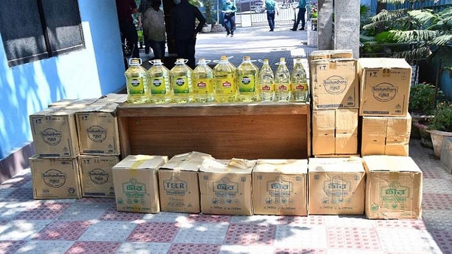 ₹8.04 Lakh Edible Oil Stock Seized During Quality Check In Indore