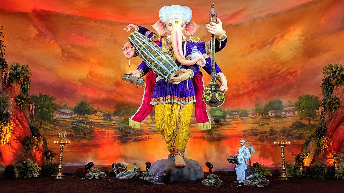 Parel Cha Raja Celebrates 80th Year With 23-Foot Warkari Ganesh Idol And Pandharpur-Themed Setup