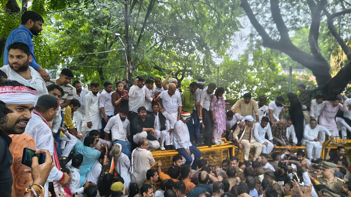 Lucknow: Congress Workers Protest In Rain, Demand CEC Gyanesh Kumar's Resignation