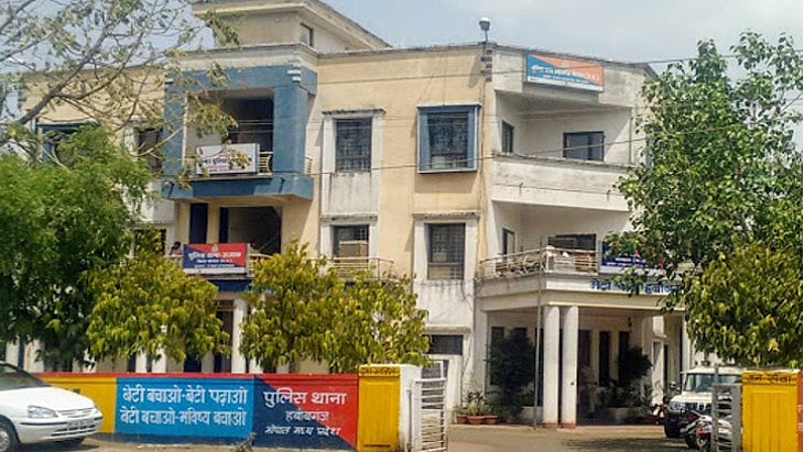 Bhopal Painting Contractor Falls To Death From Balcony; Family Alleges Foul Play