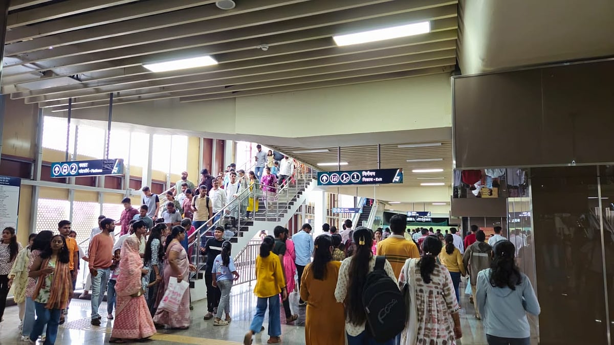 Pune Metro Earns ₹1.15 Crore During 41-Hour Ganpati Visarjan Service